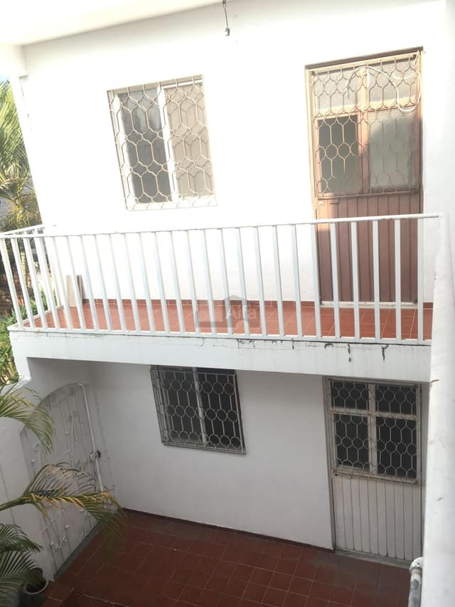 Casa en Renta en León, Moderno León, Gto.oficinas o consultorios puede ser con jardin de 160m2