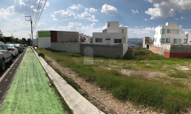 Terreno comercial en renta en Colinas del Cimatario, Querétaro.