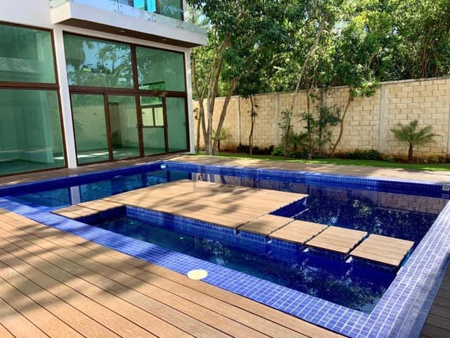 Casa en Venta y/o Renta en Residencial Villa Magna 5recs y 5 baños completos, Cancun QR