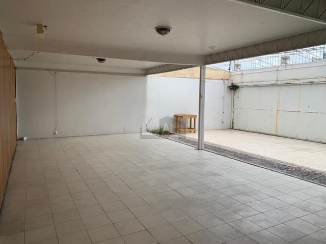 Hospedaje en renta con servicios incluidos para 2 personas en Col. Andrade cerca Arco de la Calzada