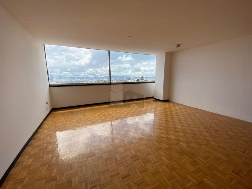 Gallery main