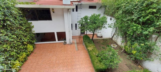 CASA EN LOMAS DE LA HERRADURA