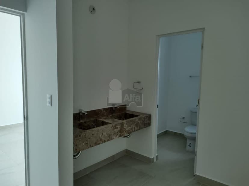 Casa en Renta o Venta en Hda Las Mandarinas, LEON, GTO. salida San Pancho. Privado y con Acceso