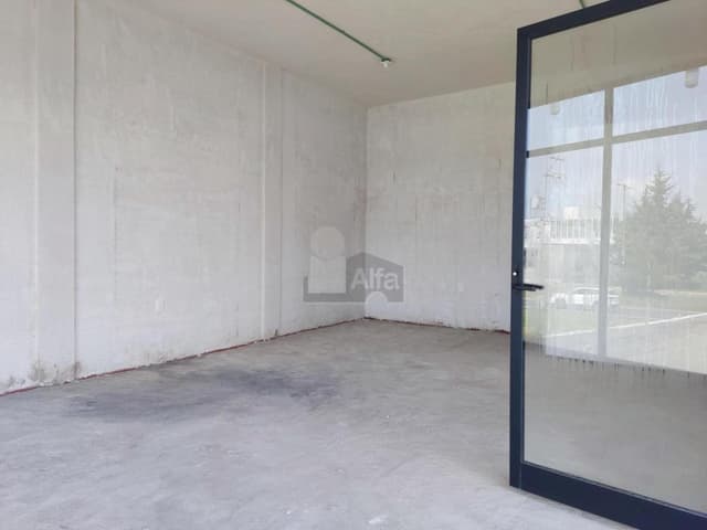 Local nuevo en Av. CODAGEM con estacionamiento