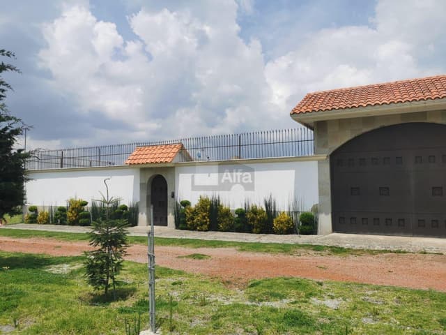 Casa en venta en El Refugio Tlacotepec