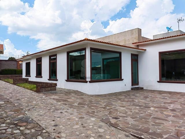 Casa en venta en El Refugio Tlacotepec