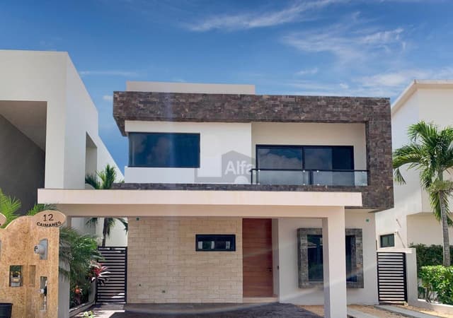 Casa en Venta en Lagos del Sol Residencial 4 recs y 4.5 baños, Cancún, Quintana Roo
