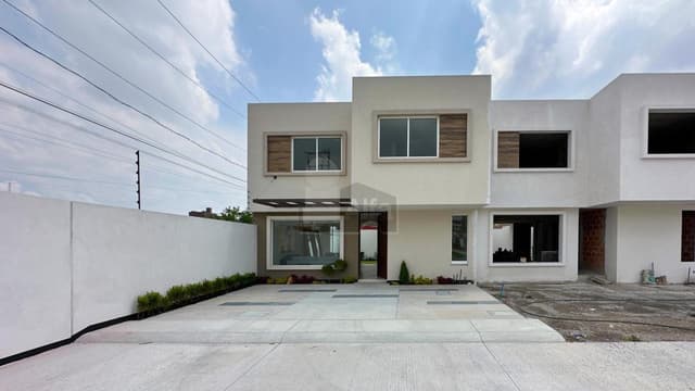 Residencia nueva a 2 minutos del la estación del Tren Interurbano en Metepec