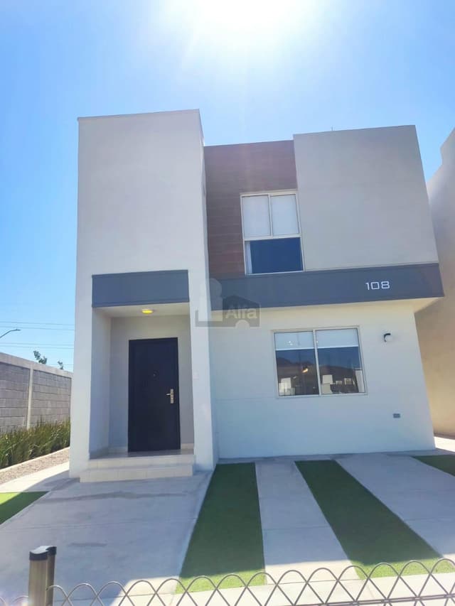 Casa en venta al poniente de Saltillo Villas Castellana modelo millán 2