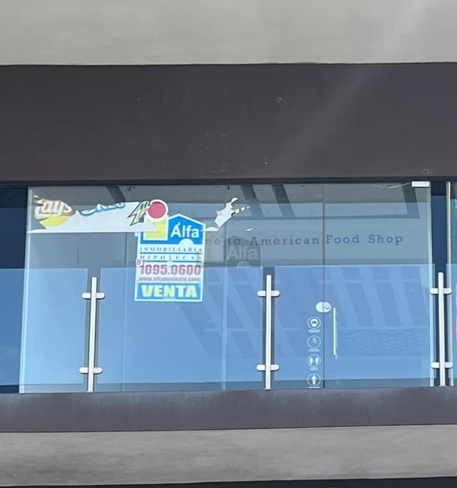 Local en venta o renta Vista Hermosa, Monterrey, Nuevo Leon.  Local dentro de centro comercial