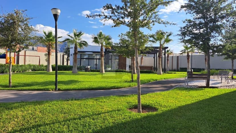 Casa en venta al oriente Fracc. Cantabria Residencial  Modelo Corella 3
