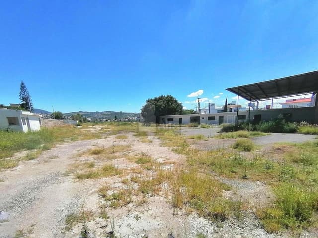 Terreno PLANO en VENTA con USO DE SUELO MIXTO en Av. Paseo Constituyentes, Corregidora, Querétaro.