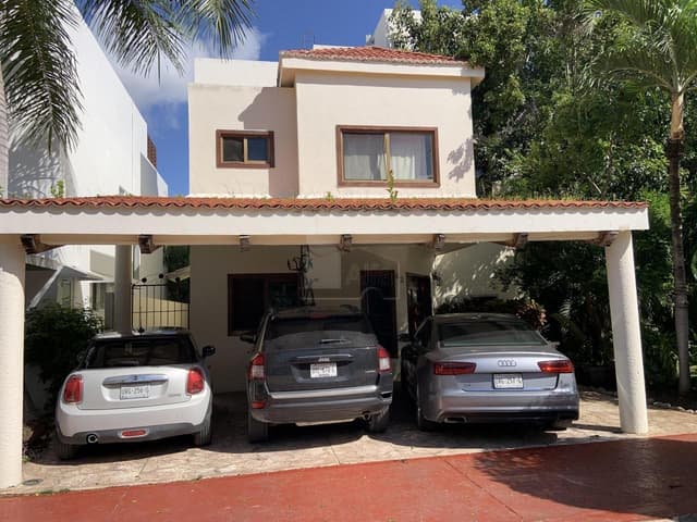 Casa en Venta en Residencial Cumbres, SMZ-310, Cancun Quintana Roo