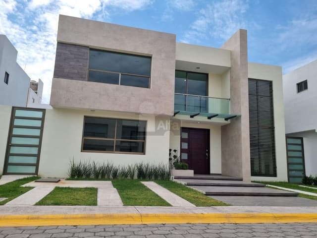 Venta nueva en venta, Metepec, Fraccionamiento San Ángel, a 2 min. de Av. Torres y Estación del tren