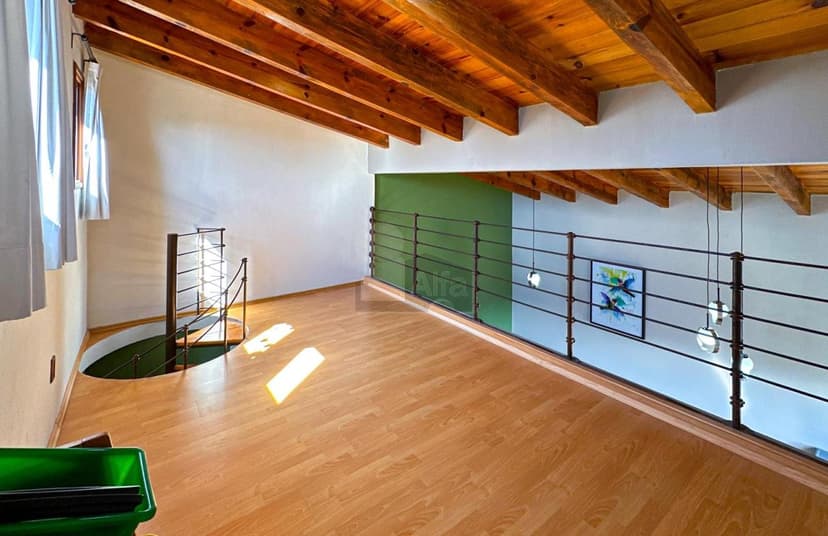 Gallery main