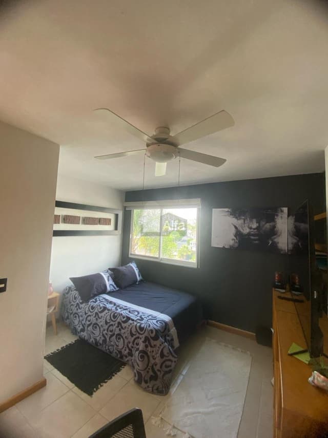 Casa en venta en Juriquilla con 4 recámaras