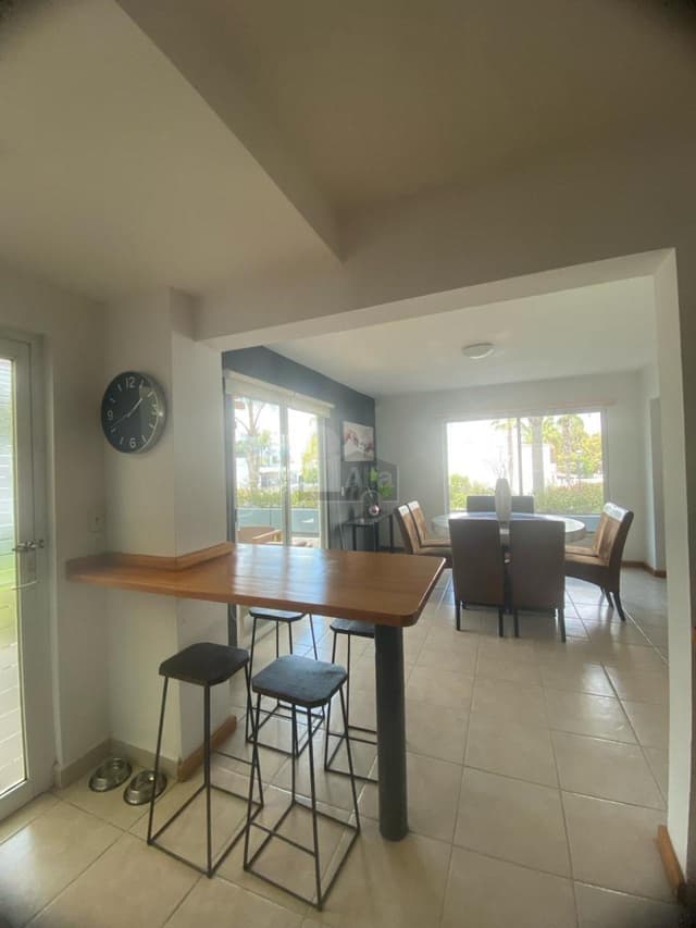 Casa en venta en Juriquilla con 4 recámaras