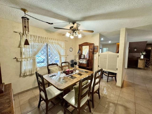 Casa en renta en Contry Colonial la Silla Zona Sur Monterrey Nuevo Leon Amueblada