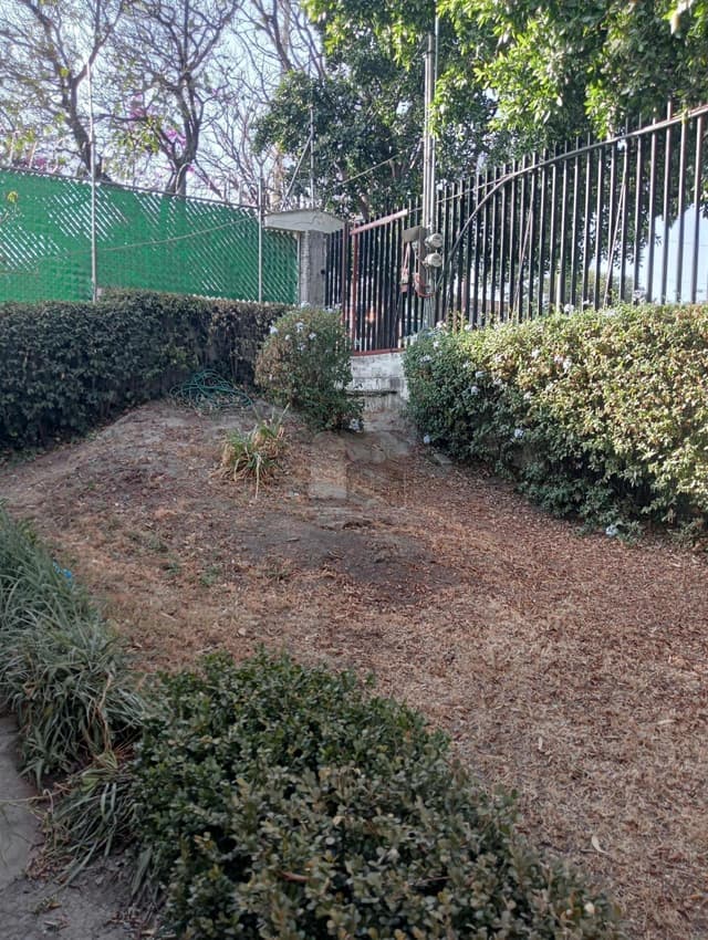 Casa lista para remodelar en Lomas del Huizachal