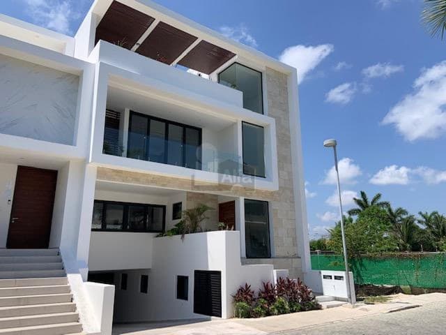 Casa Venta en Puerto Cancun, Laguna 1, Quintana Roo, Zona Hotelera