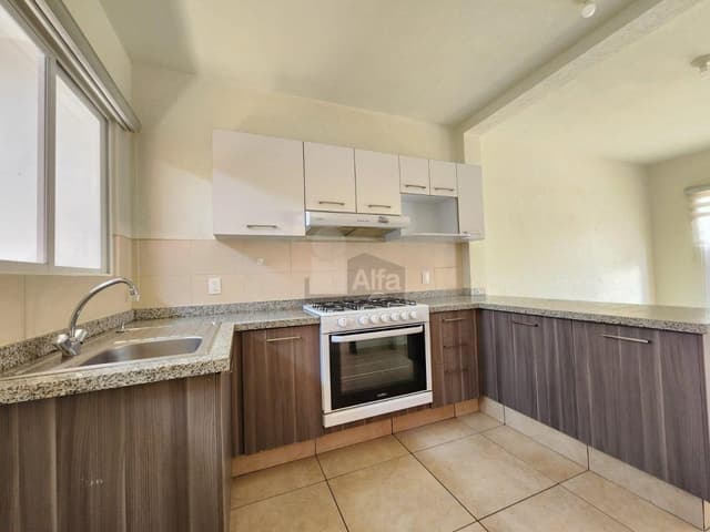 Casa en Renra en Toluca, fracc. Misiones II, a 40 min de Santa Fe, rápida salida a CDMX