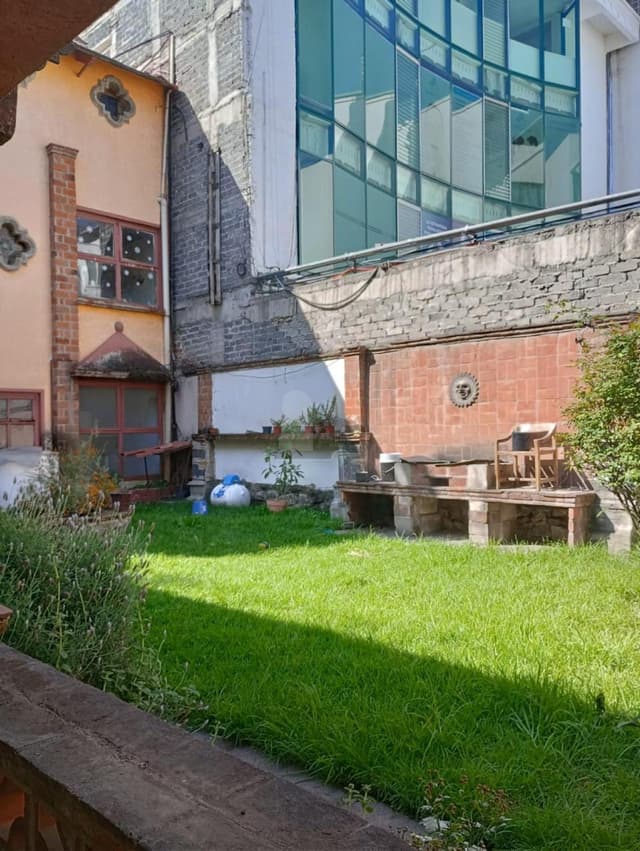 Casa en Venta o  en APORTACION  a precio de  TERRENO,  Barrio del Niño Jesús Coyoacán.