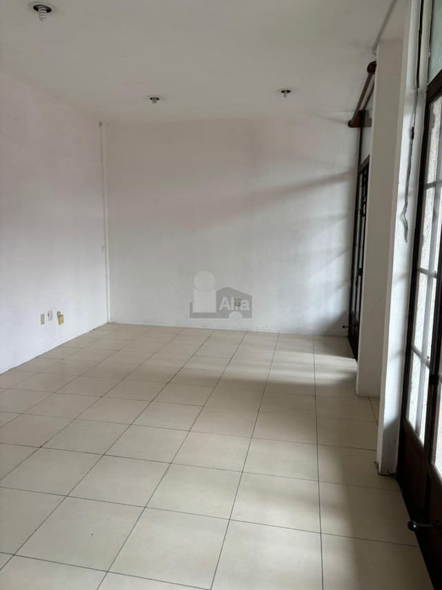 Oficinas/ Locales en Renta   sobre Av. Tecnológico, Metepec.