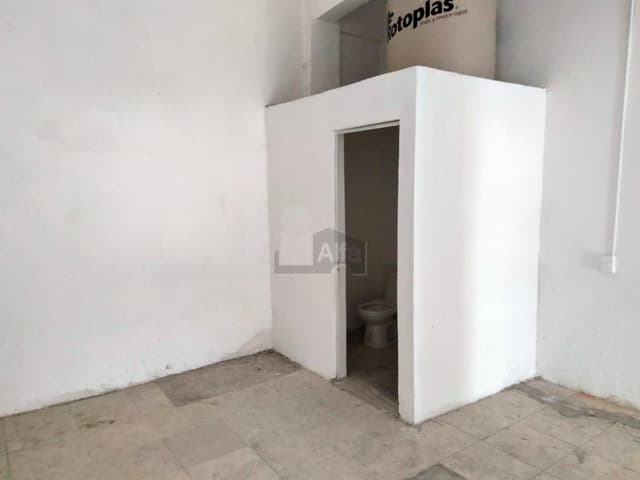 Local en renta en el Centro ubicado en 27 de Febrero casi esquina con Madero