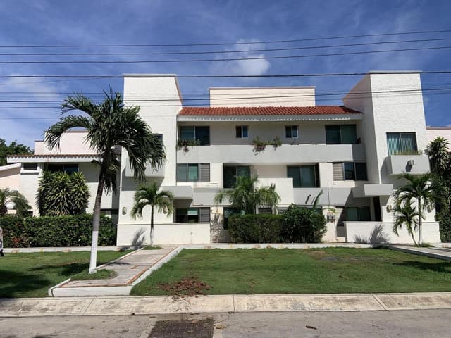 PH en Venta 3 recs, 3 baños completos, Campestre Cancún Quintana Roo