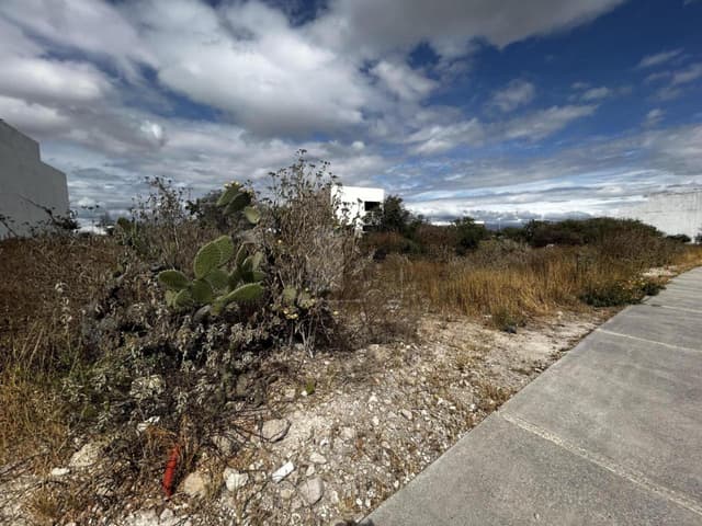 Terreno en venta en Querétaro. Fraccionamiento Zibatá.