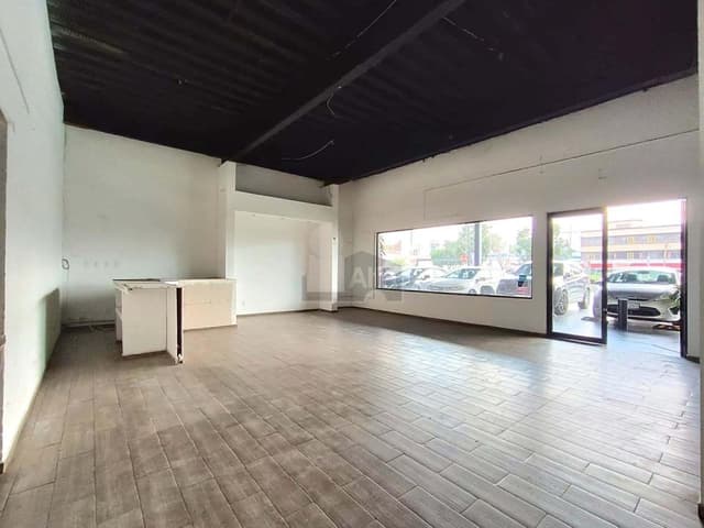 Local, Consultorio u Oficina en RENTA en PLANTA BAJA en Avenida Constituyentes, Querétaro.