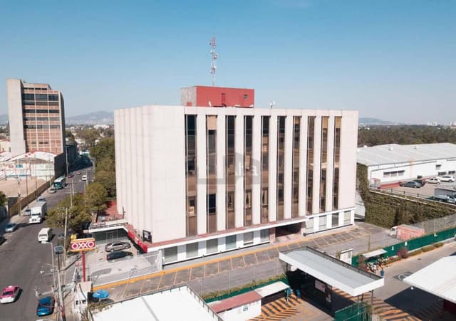 Oficina comercial en renta en Ingernieros Militares, Col. Argentina Poniente Miguel Hidalgo CDMX