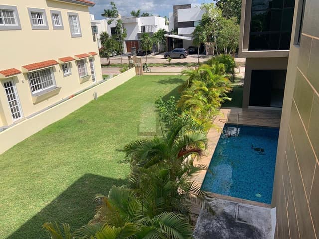 Casa en Venta Lagos del Sol Residencial de 4 recs, 1 oficina y 4.5 baños, Cancún Quintana Roo