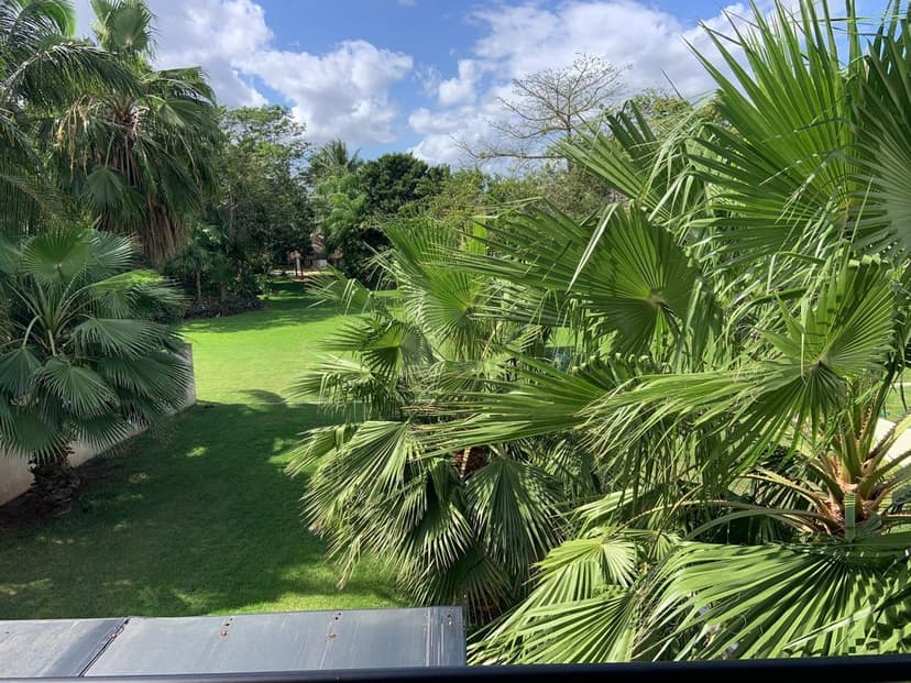 Casa en Venta Lagos del Sol Residencial de 4 recs, 1 oficina y 4.5 baños, Cancún Quintana Roo