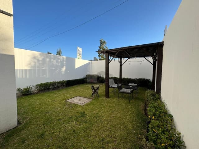 Casa amplia en venta en Zinacantepec con jardín