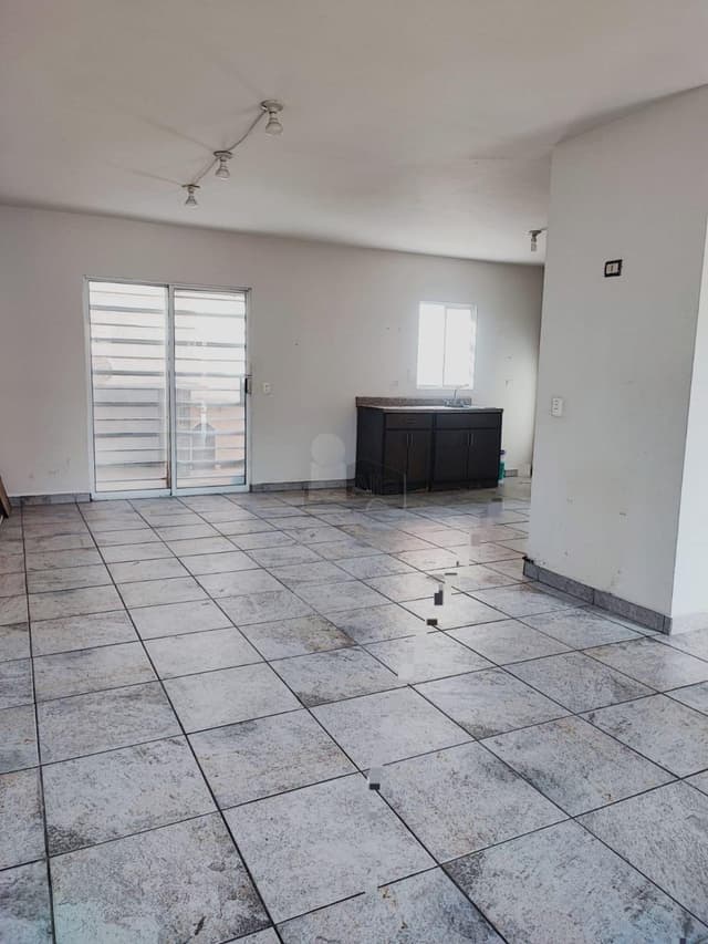 AMPLIA CASA EN VENTA EN FRACC QUINTA DEL CEDRO