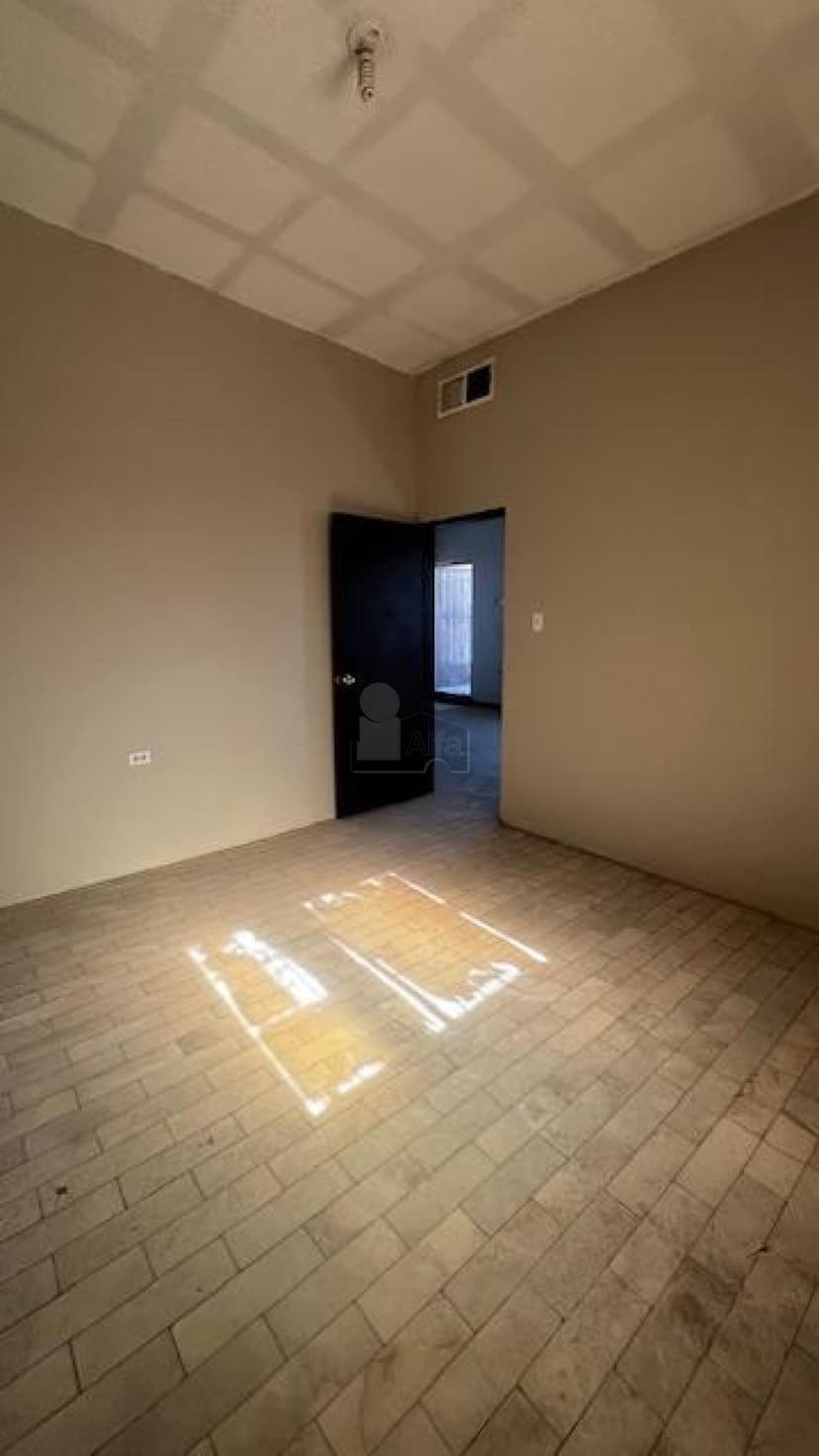 Gallery main