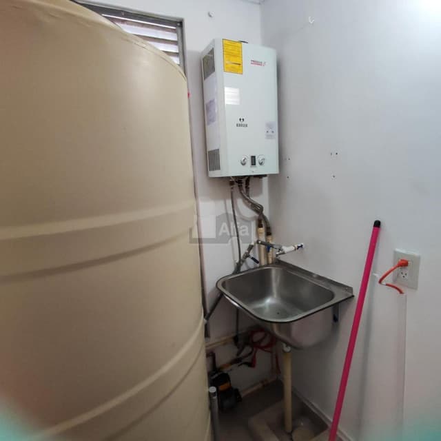 Departamento venta en Zona Esmeralda en planta baja con jardín.