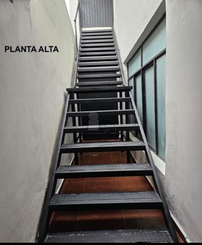 CASA EN VENTA PRIMER CUADRO CENTRO DE MONTERREY