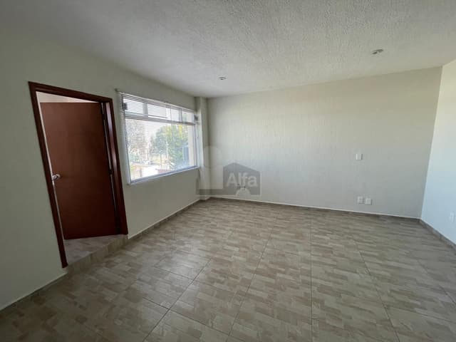 Oficina comercial en renta en San Salvador Tizatlalli, Metepec, México