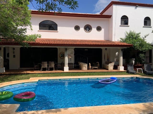 Casa Residencial Venta, 5 Recs, 5 baños y Alberca en Campestre Cancún Quintana Roo