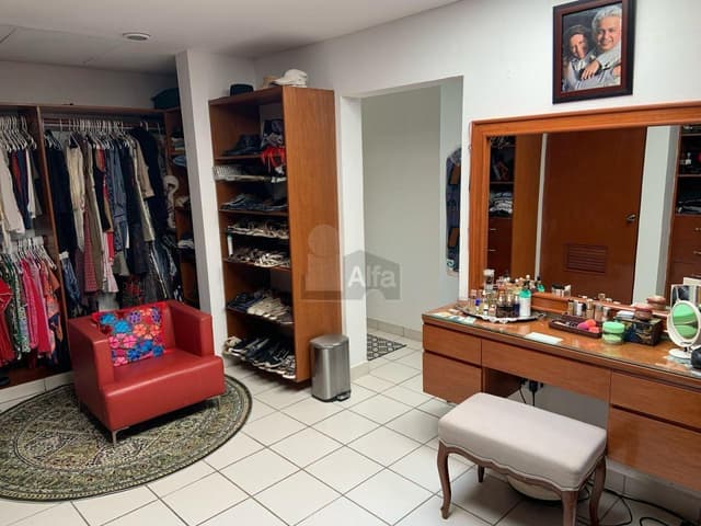 Casa Residencial Venta, 5 Recs, 5 baños y Alberca en Campestre Cancún Quintana Roo