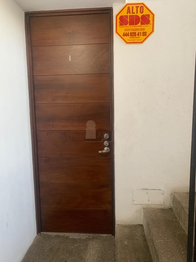 Departamento en primer nivel EN VENTA, sobre Avenida Sierra Leona