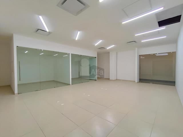 Oficina o de lujo en RENTA o VENTA en Distrito Piamonte, Querétaro acondicionada y con bodega