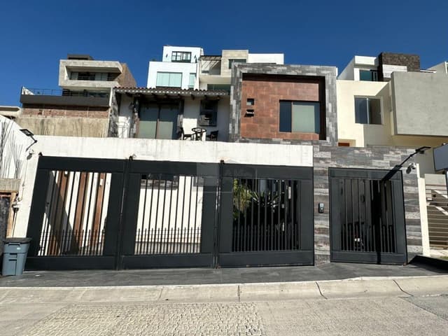 Casa en venta en Lomas Verdes 6ta Sección.