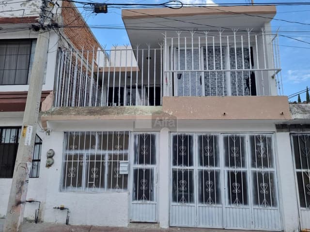 Casa en Venta en León II 4 habitaciones y 2 baños completos