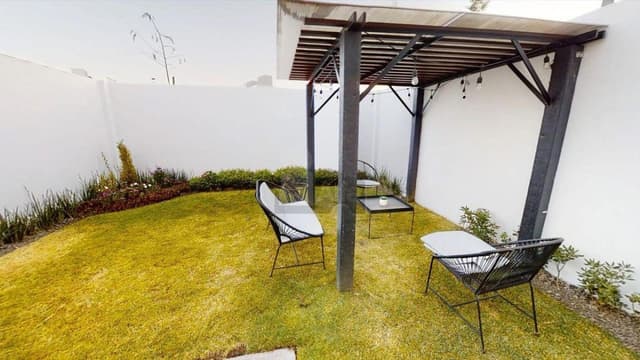 Casa amplia en venta en Zinacantepec con jardín