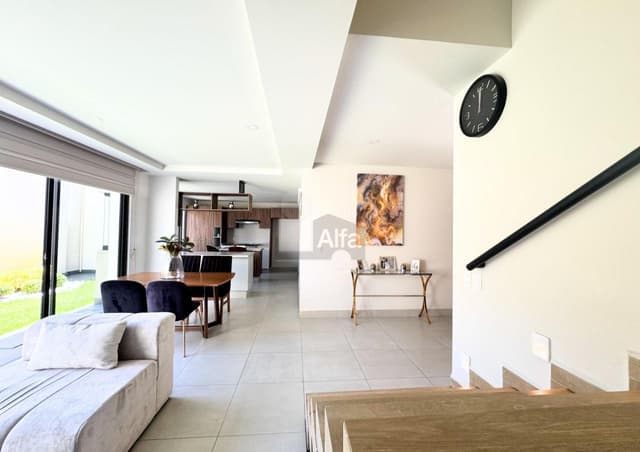 Residencia en privada junto a Club de Golf Los Encinos