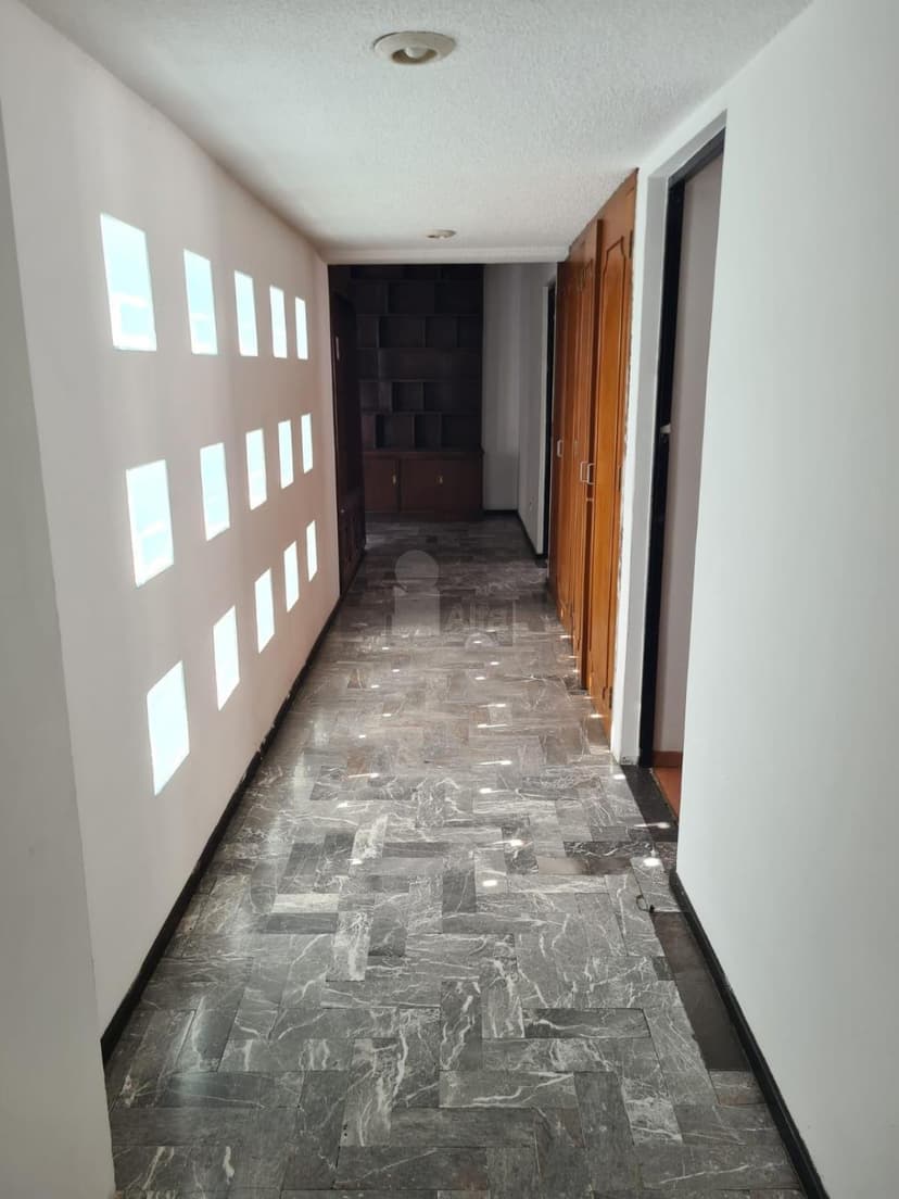 Gallery main