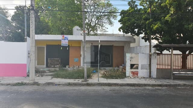 Local Comercial sobre Correa Racho, con Terreno adicional para proyecto de oficinas, 84m2